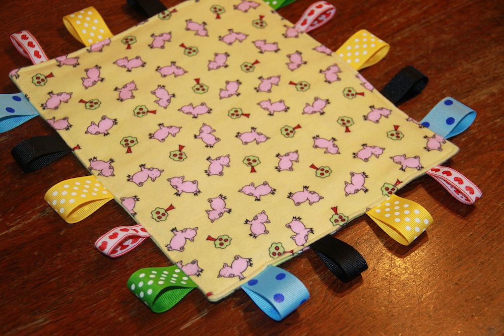 simple Serendipities Crinkle taggy blanket for baby