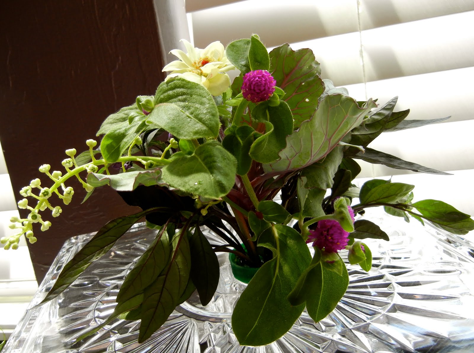 The Dainty Domestress DIY Floral Frog for Flower Arrangements