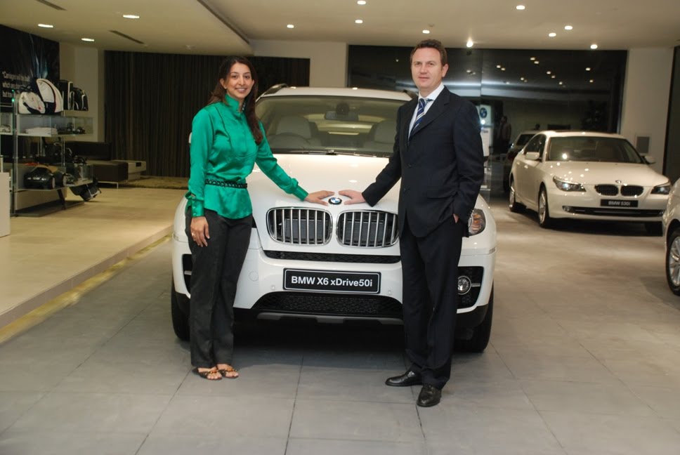 Bmw Car Wallpaper Bmw Car Pictures April 2011