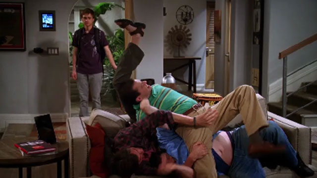 Two and a Half Men 9x18 – The War Against Gingivitis