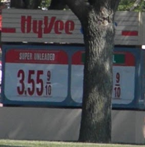 Does hyvee double coupons