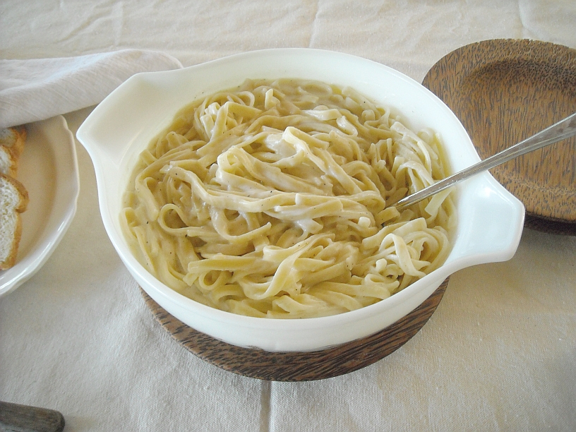 Easy Homemade Fettuccini Alfredo SauceFlour On My Face