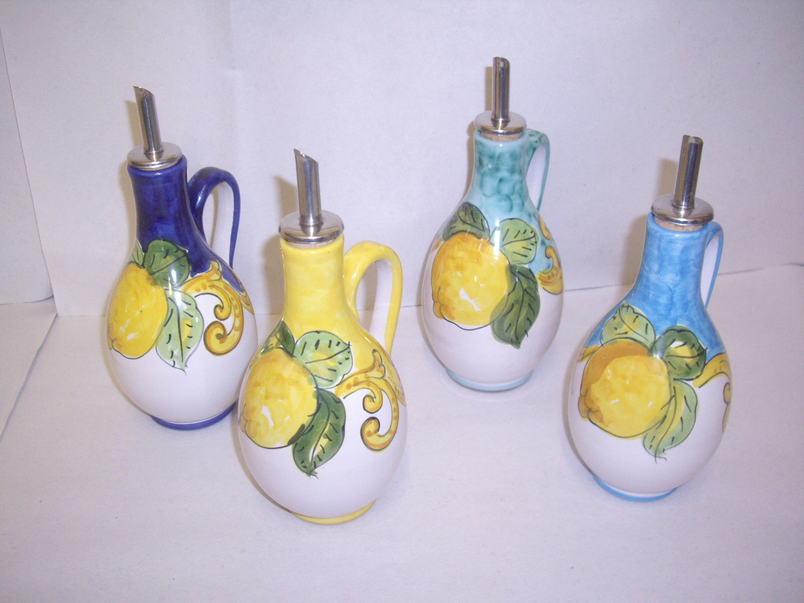 Ceramica artistica falcone: oliere Ceramica vietrese