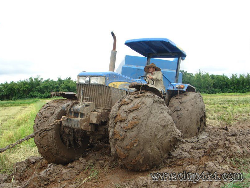Tractors Farm Machinery New Holland Stuck & Mud