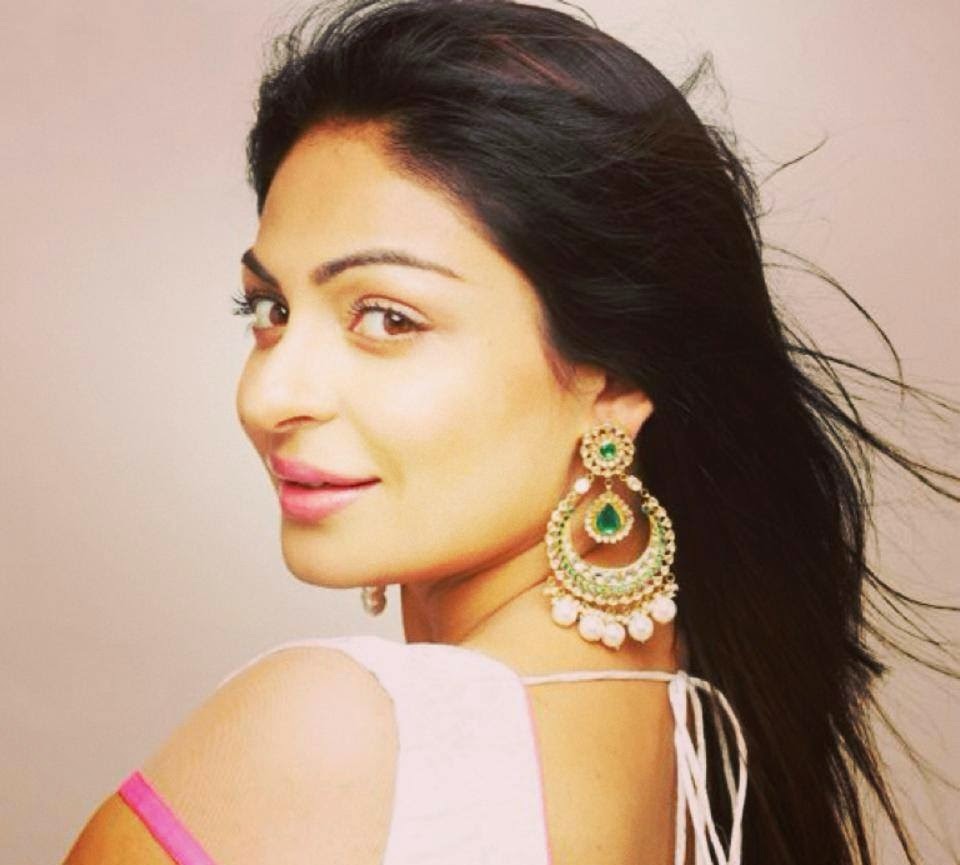 Watch Neeru Bajwa video Watch Neeru Bajwa video