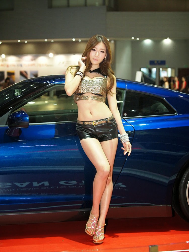 Han Ji Eun chân dài hàn quốc gợi cẩm bật nhất bên siêu xe