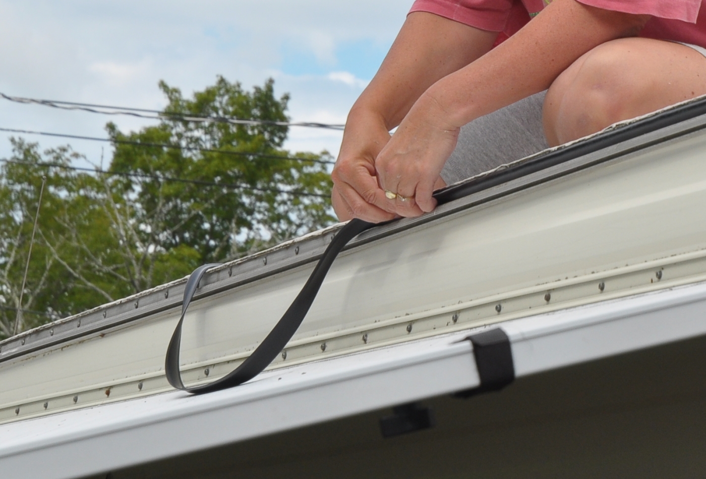 Cindy's Life (Before I It) RV Maintenance Caulking, Vinyl Trim Inserts, Rubber Roof