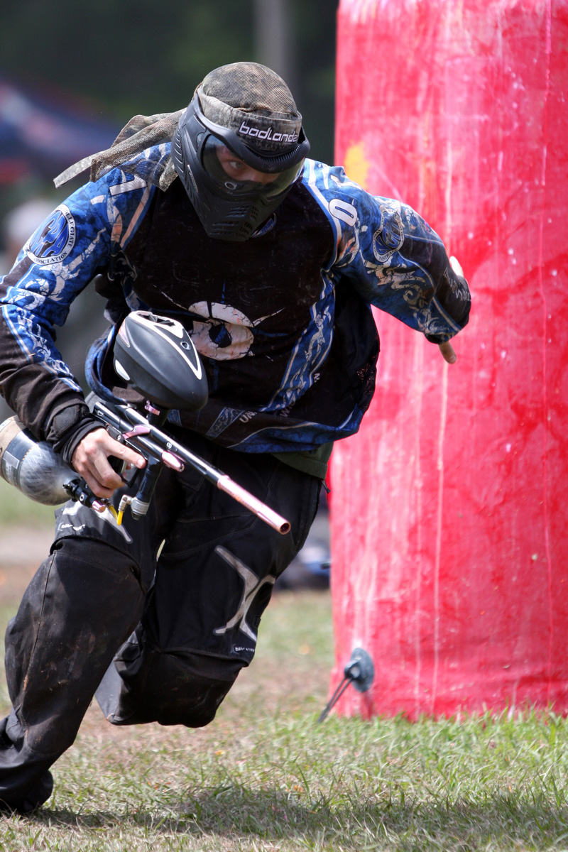 KaryaKuTanpaBatasan Ekstrem dengan Paintball