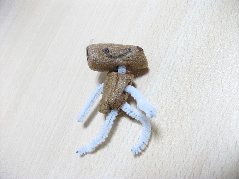 Preschool Crafts for Kids* Pipe Cleaner People Craft