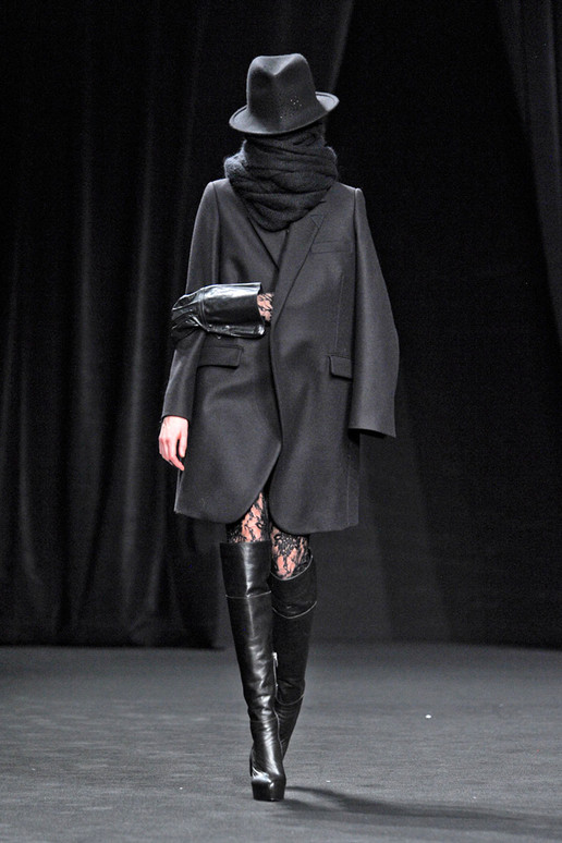 AF-VANDEVORST-FALL-2012-RTW-PODIUM-021_runway.jpg