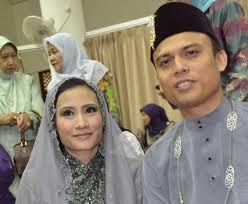Gambar) Sherie Merlis hamil setelah 20 tahun jadi ibu tunggal at YYNR