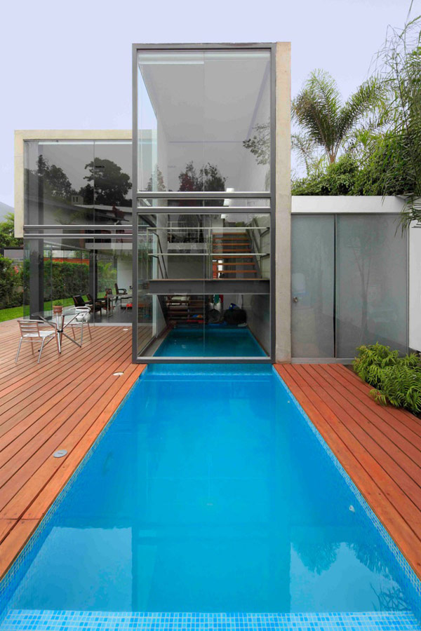 luxury-vacation-home in day light