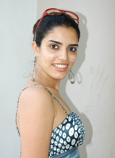 South indian model Devi Showing Hot cleavage photos1