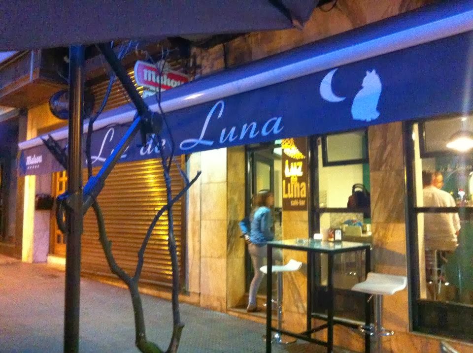 DIVERSIÓN "CAFE BAR LUZ DE LUNA" EN PIEDRAS BLANCAS KUKINA