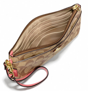coach wristlets peyton