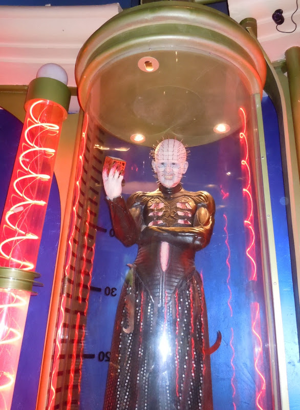 Hellraiser 3 Pinhead movie display
