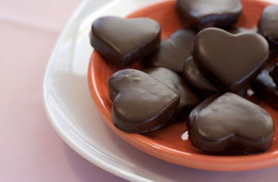 [kisah romantis] Cinta Lewat Sepotong Cokelat...