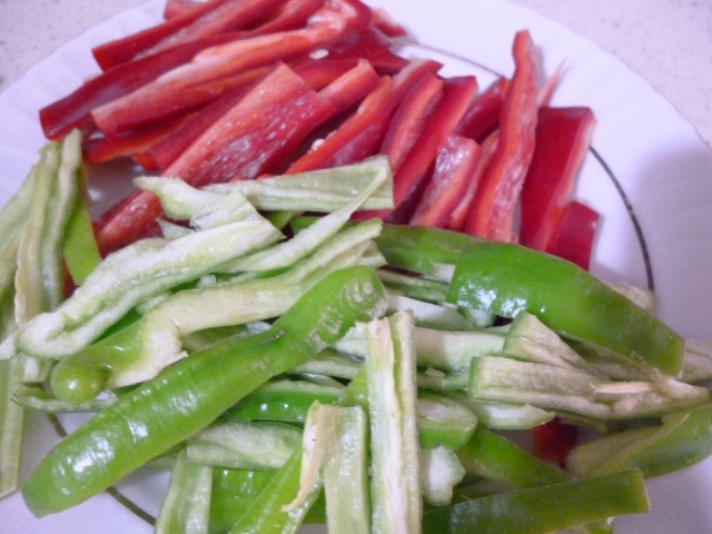 Benim Soframda&hellip; SEBZELİ, BİBERLİ JÜLYEN ET SOTE