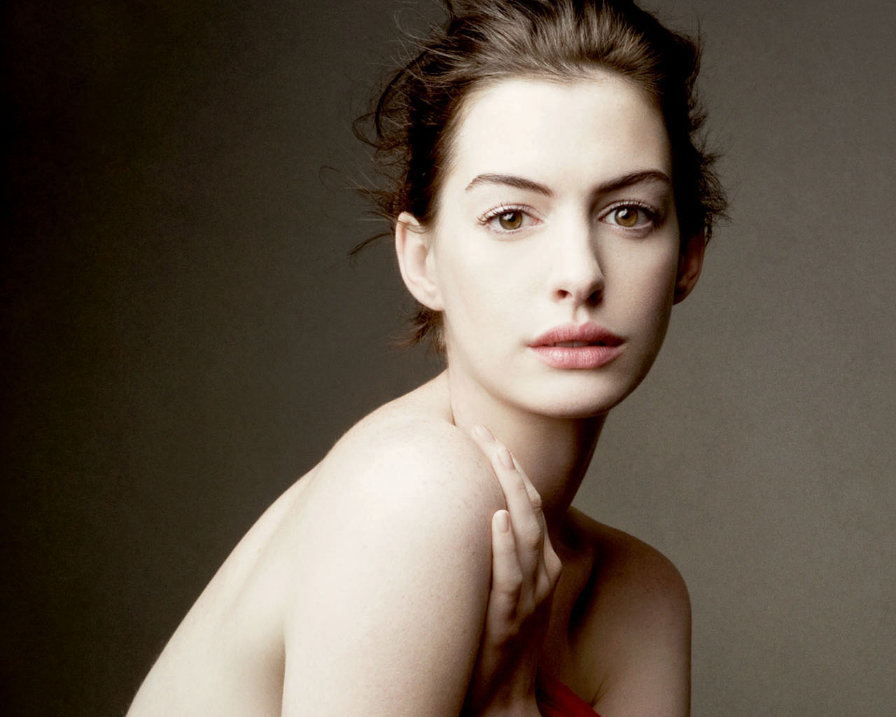 http://4.bp.blogspot.com/-FJM-t4_Wdds/UOnDqQXtqwI/AAAAAAAAEa4/jmk9mdeZxF0/s1600/anne_hathaway-normal5.4.jpg