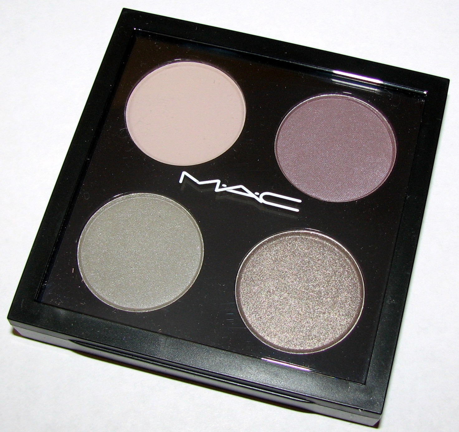 Blushing Noir MAC Lady Grey Eye Shadow Quad Swatches & Review MAC Me