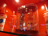 Fábrica da felicidade Fábrica da Felicidade, Coca-Cola, John Pemberton, PET, coletivo Viva Positivamente, Viva Positivamente,