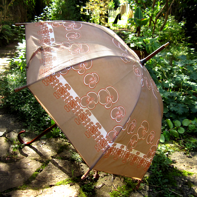 Old things - Vintage - parapluie - Spice Rabbits - http://spicerabbits.blogspot.fr/ Old things - Vintage - parapluie - http://spicerabbits.blogspot.fr/