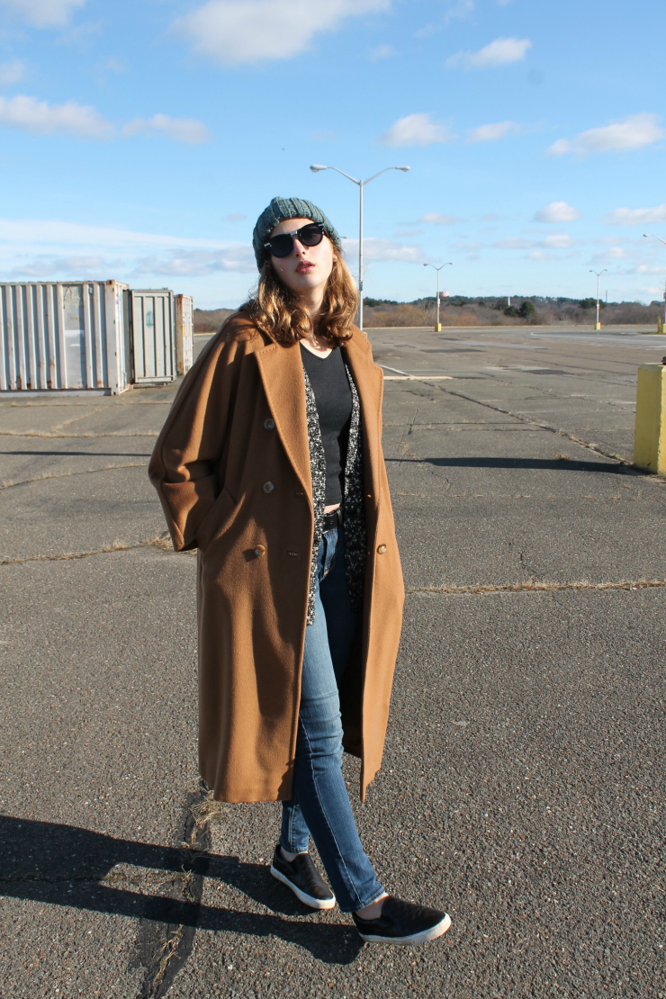 Max Mara vintage camel coat, black cardigan, black crop top, knit green beanie, jeans outfit
