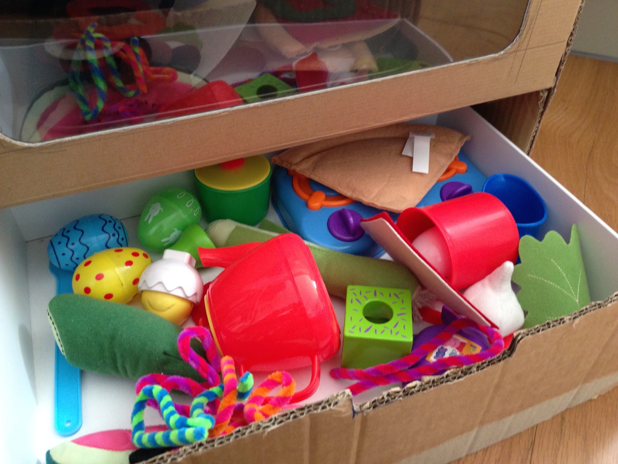 2 Littlefaces DIY Cardboard Box Oven