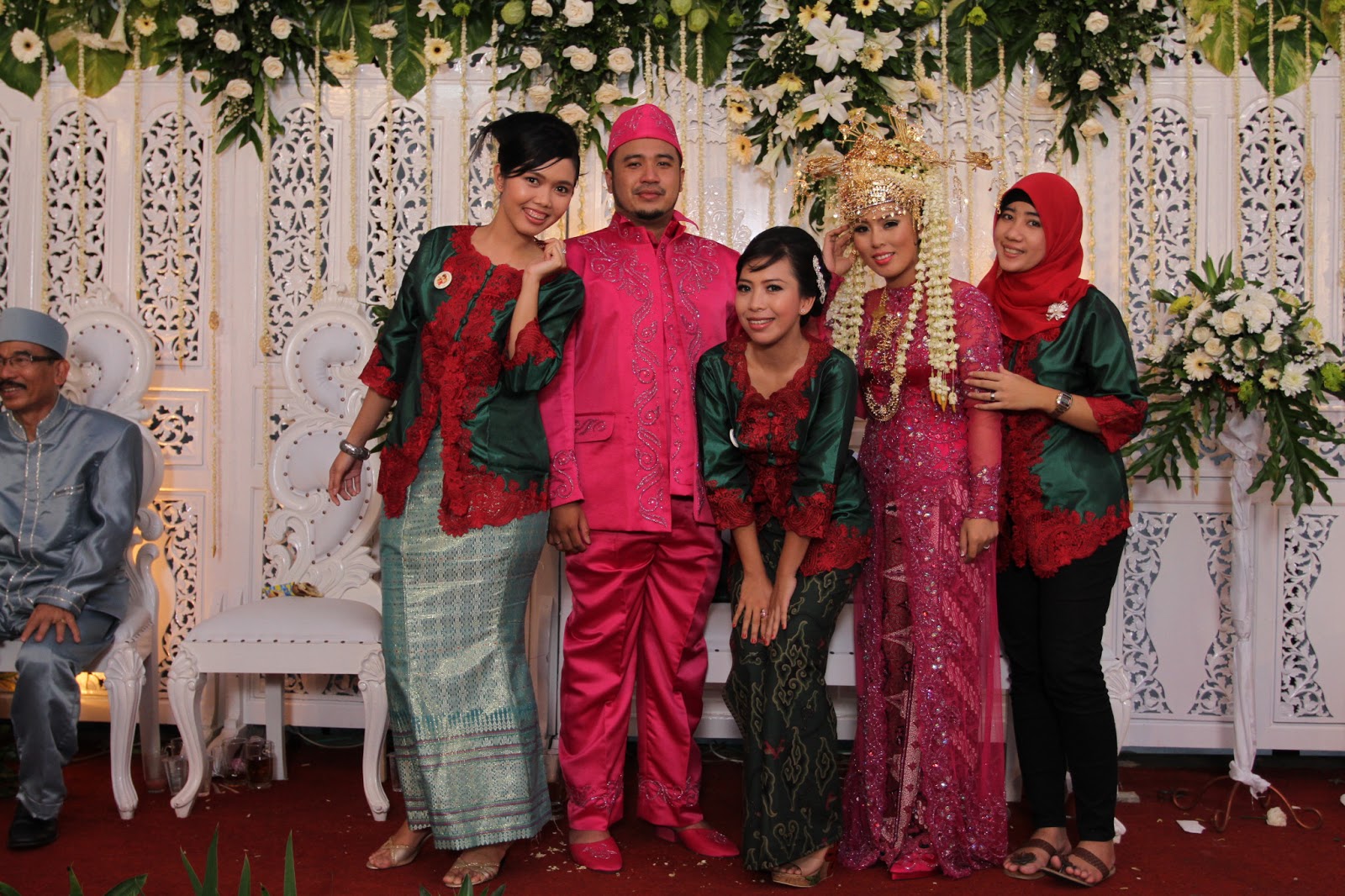  baju pengiring pengantin 
