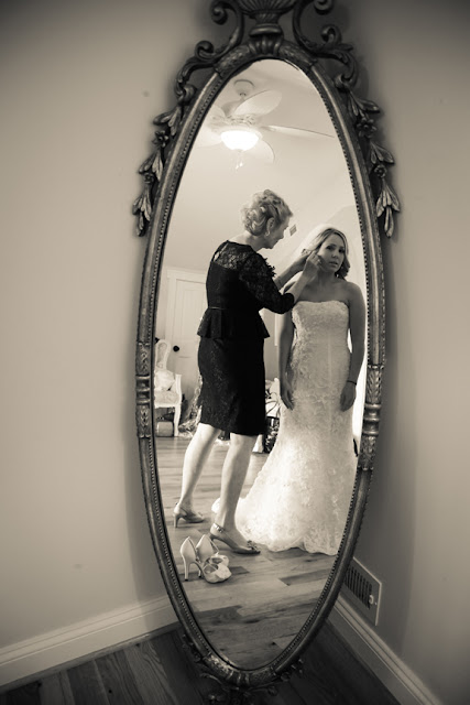 Vintage Bride Getting ready Vintage Bride Getting ready