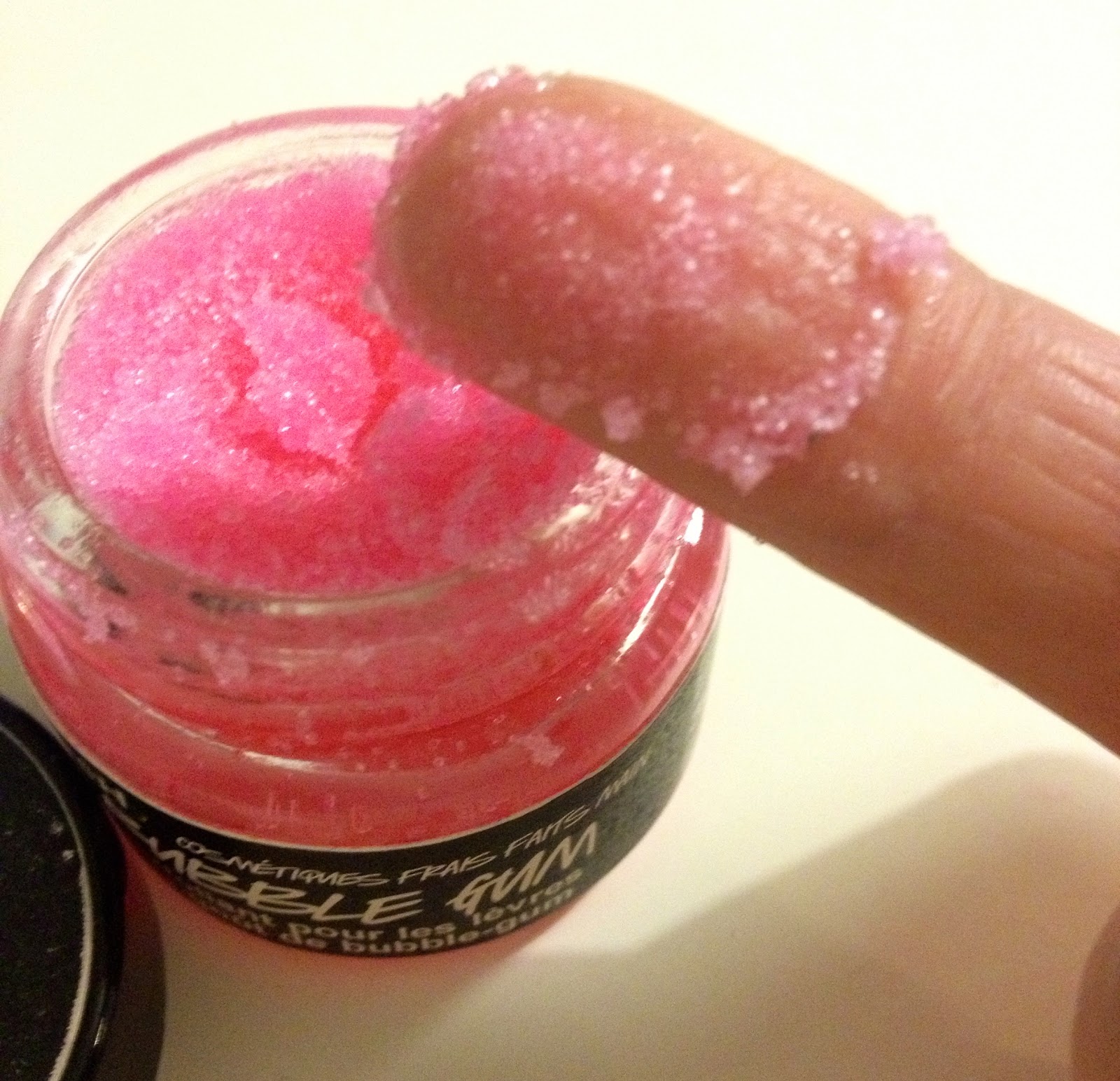 Lush Bubblegum Lip Scrub ♥ KELLiLASH