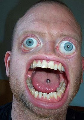 http://4.bp.blogspot.com/-FQ9dUGJWXpA/UIH5gadyoUI/AAAAAAAAC80/RUSPV4J2aaM/s320/Funny-UglyMan.jpg