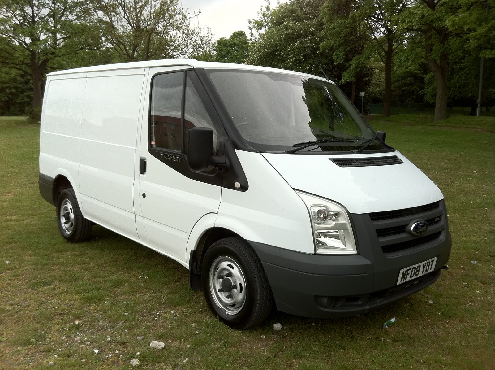 ACCIDENT REPAIR & SERVICE CENTRE FOR SALE FORD TRANSIT 280 110 SWB IN
