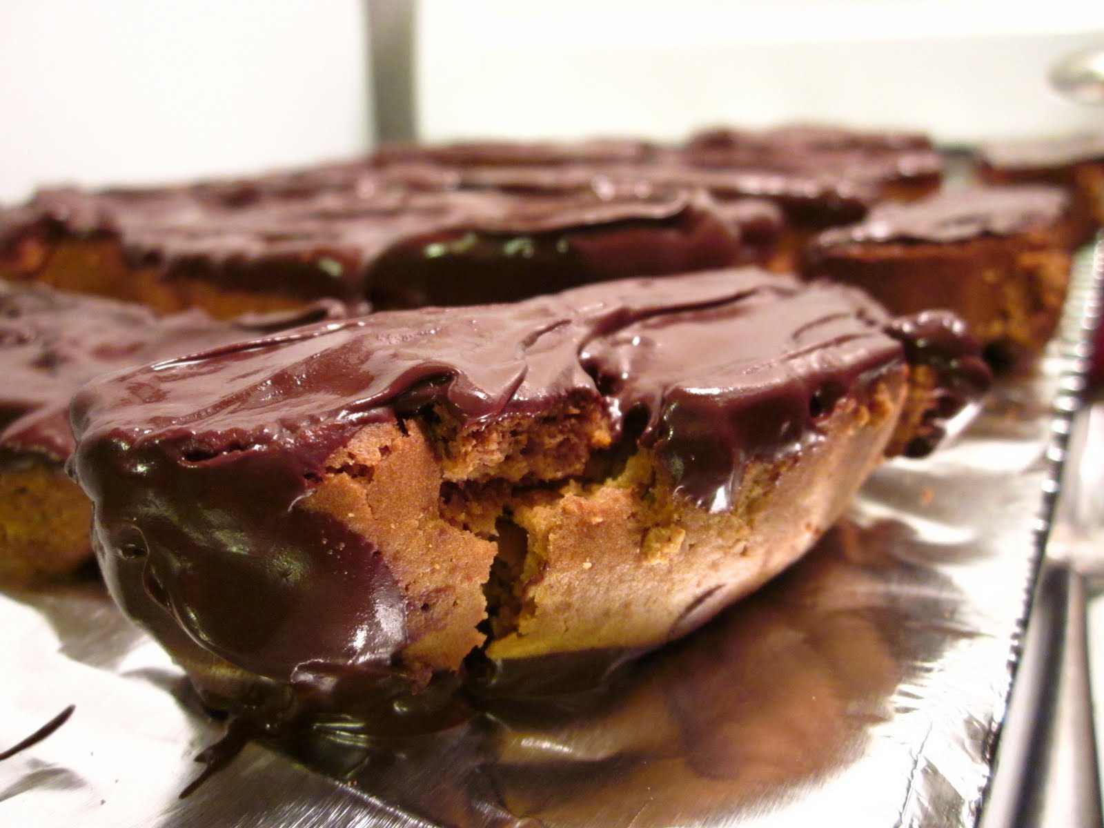 ChocolateDipped PumpkinGingersnap Biscotti