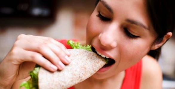 6 Makanan Penyebab Timbulnya Jerawat di Wajah 6 Makanan Penyebab Timbulnya Jerawat di Wajah