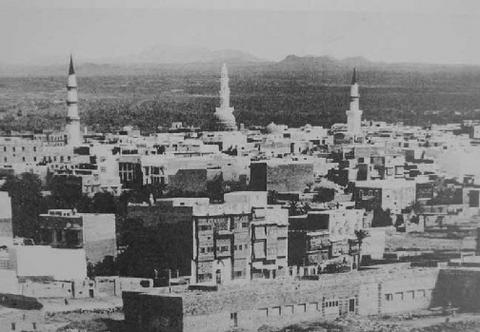 Old+Madina+City+Photos Madina Ziarat: Old Pictures Of Prophet's Holy Mosque And City