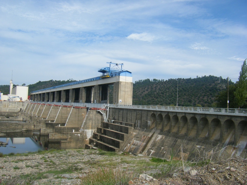 Barragem de Belver - saída da água