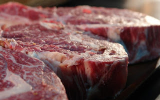 El hierro lo encontramos en la carne roja y más alimentos