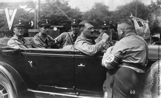 Amazing Historical Photo of Adolf Hitler  in 1929 