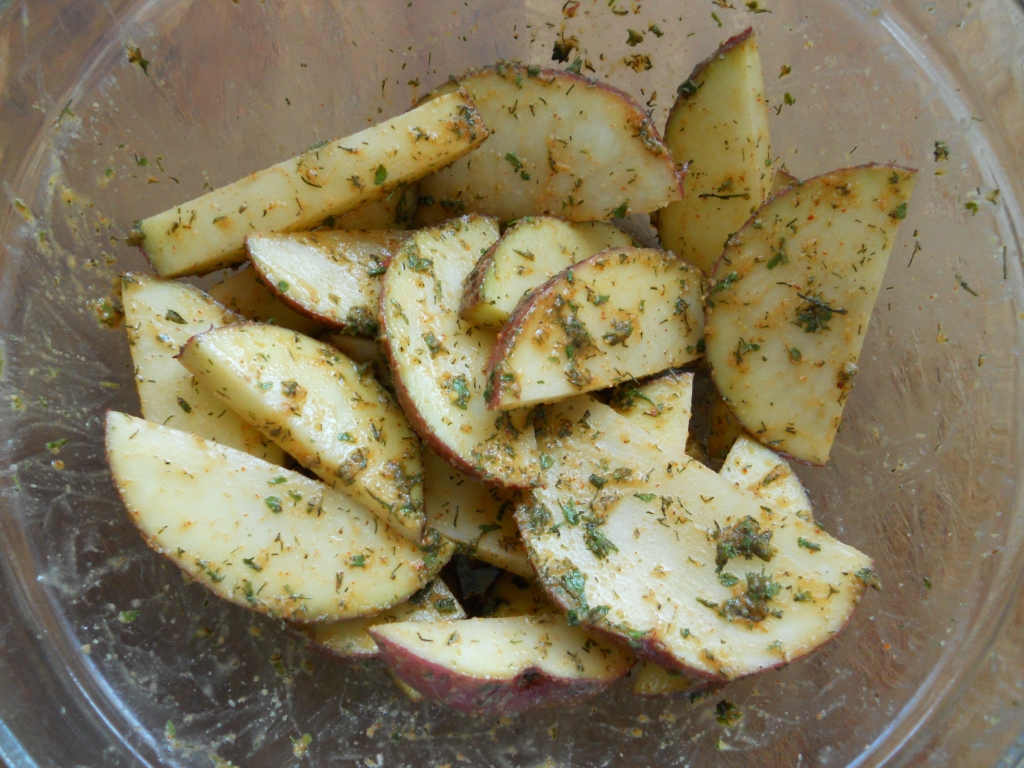 Snacking Squirrel Herb Roasted Potato Wedges and Green Beans
