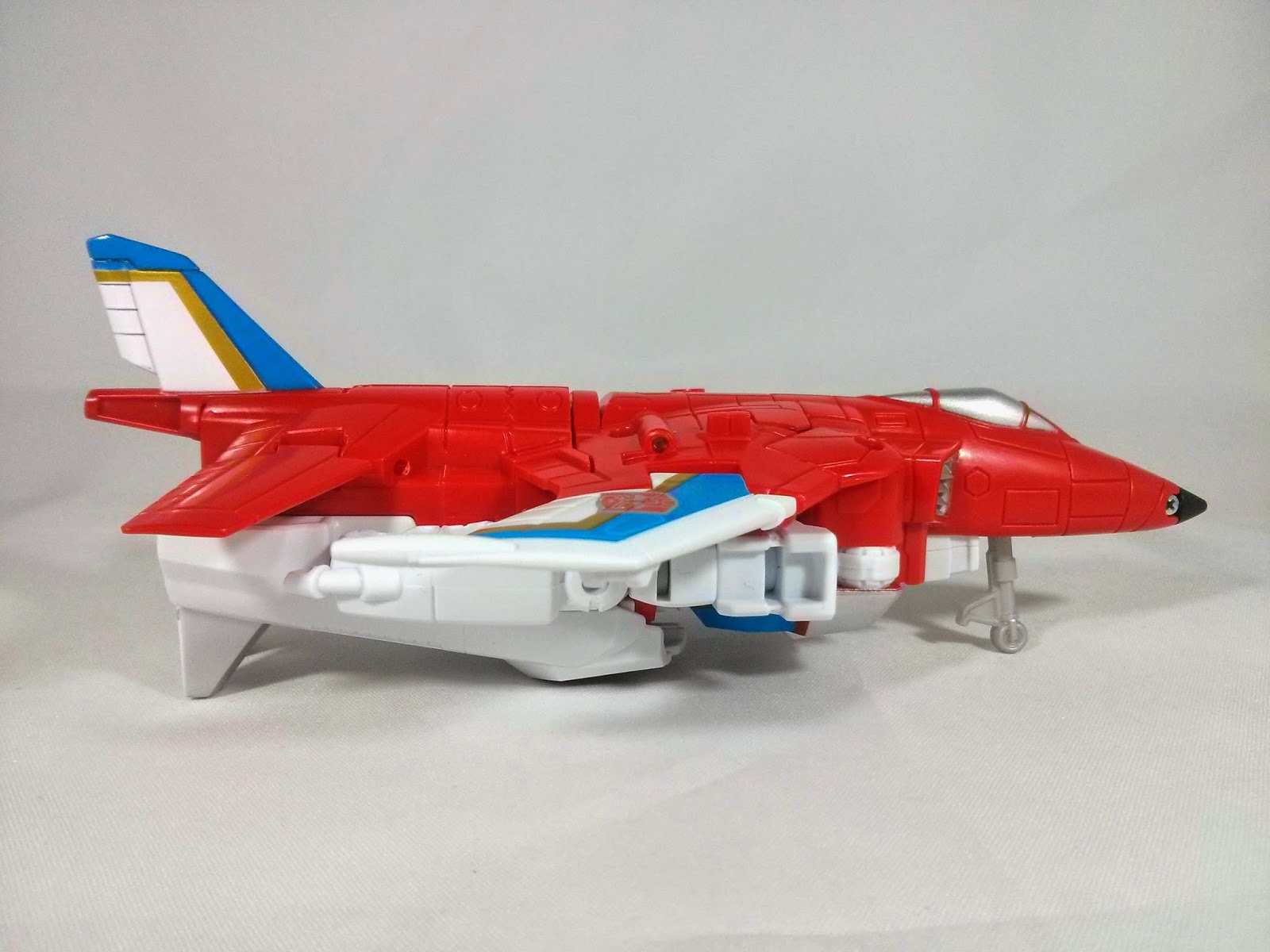 Toybox Soapbox Transformers Generations Combiner Wars Firefly Review