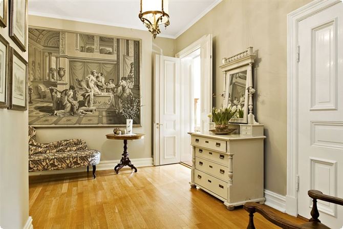 Silver o färg inredning: hall