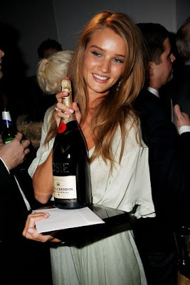 Rosie Huntington-Whiteley Hot Pictures (part 2) Rosie Huntington-Whiteley Hot Pictures (part 2)