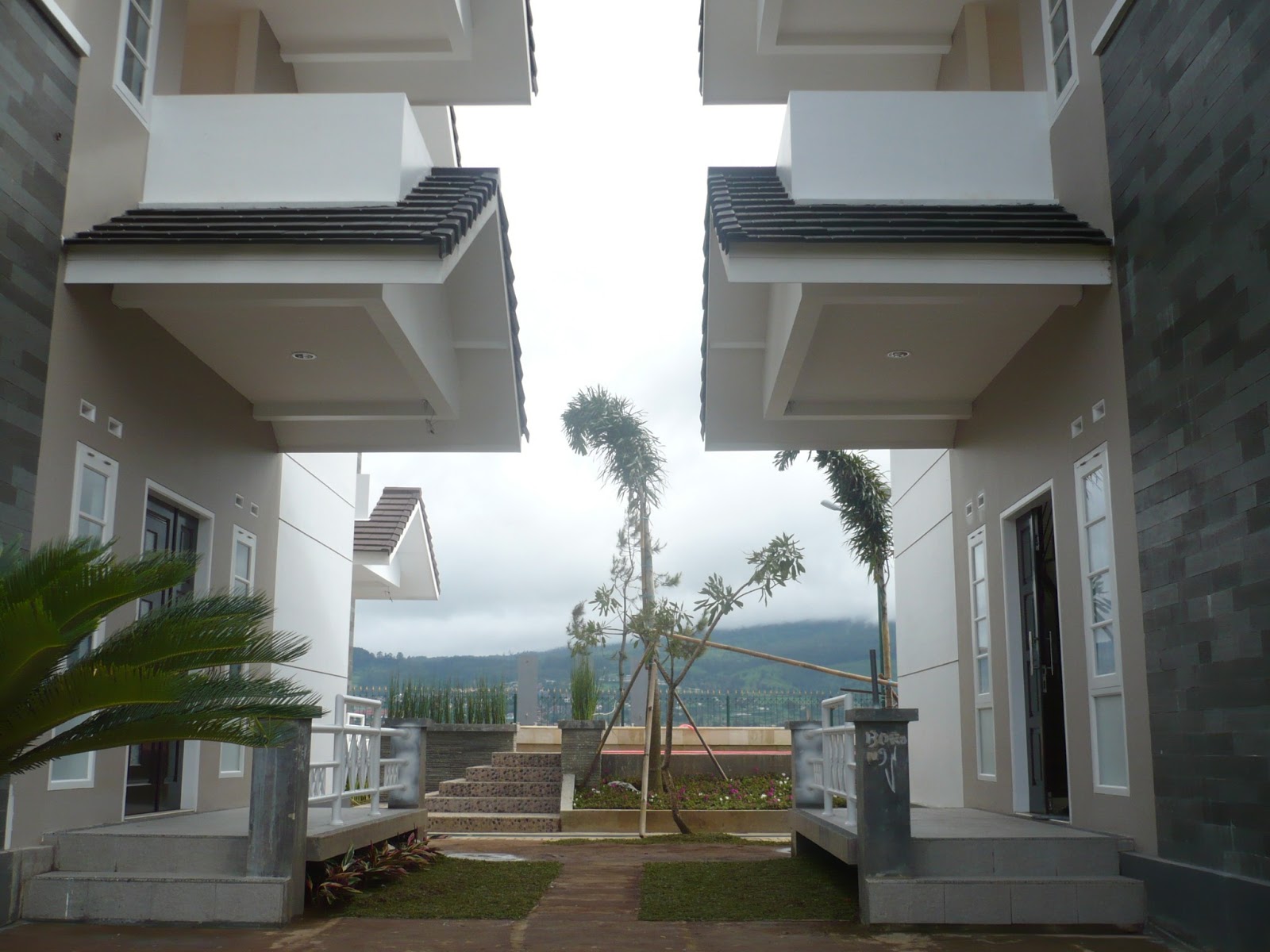Disewakan Villa Komplek Giri Indah The Peak Lembang Bandung | Villa Bening