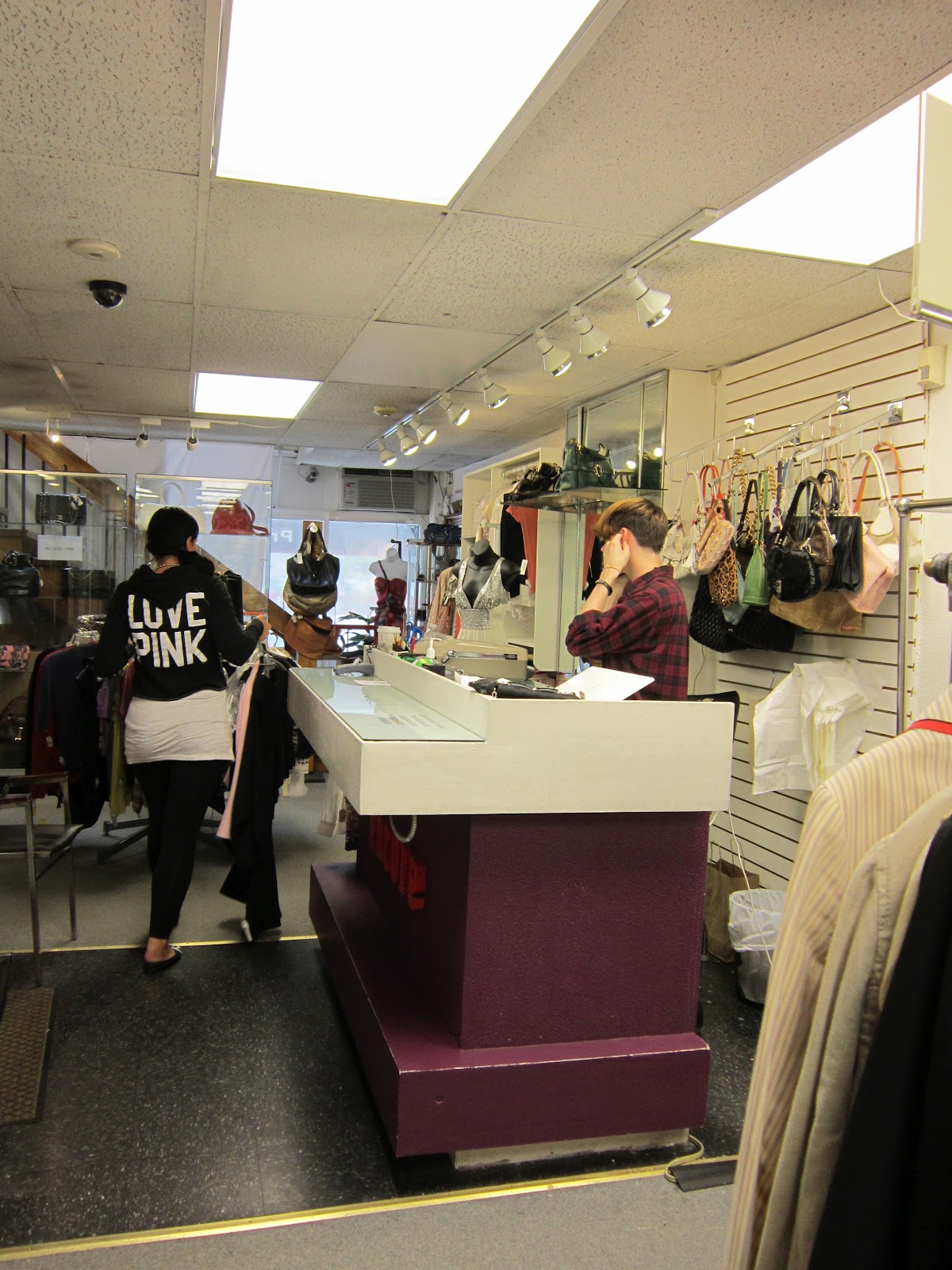 Toni�s Vintage Trips Consignment Stores in the Upper East