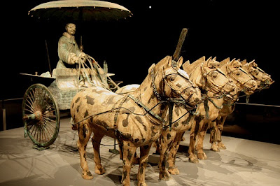 Exercito de Terracota Guerreiro de terracota numa carroça