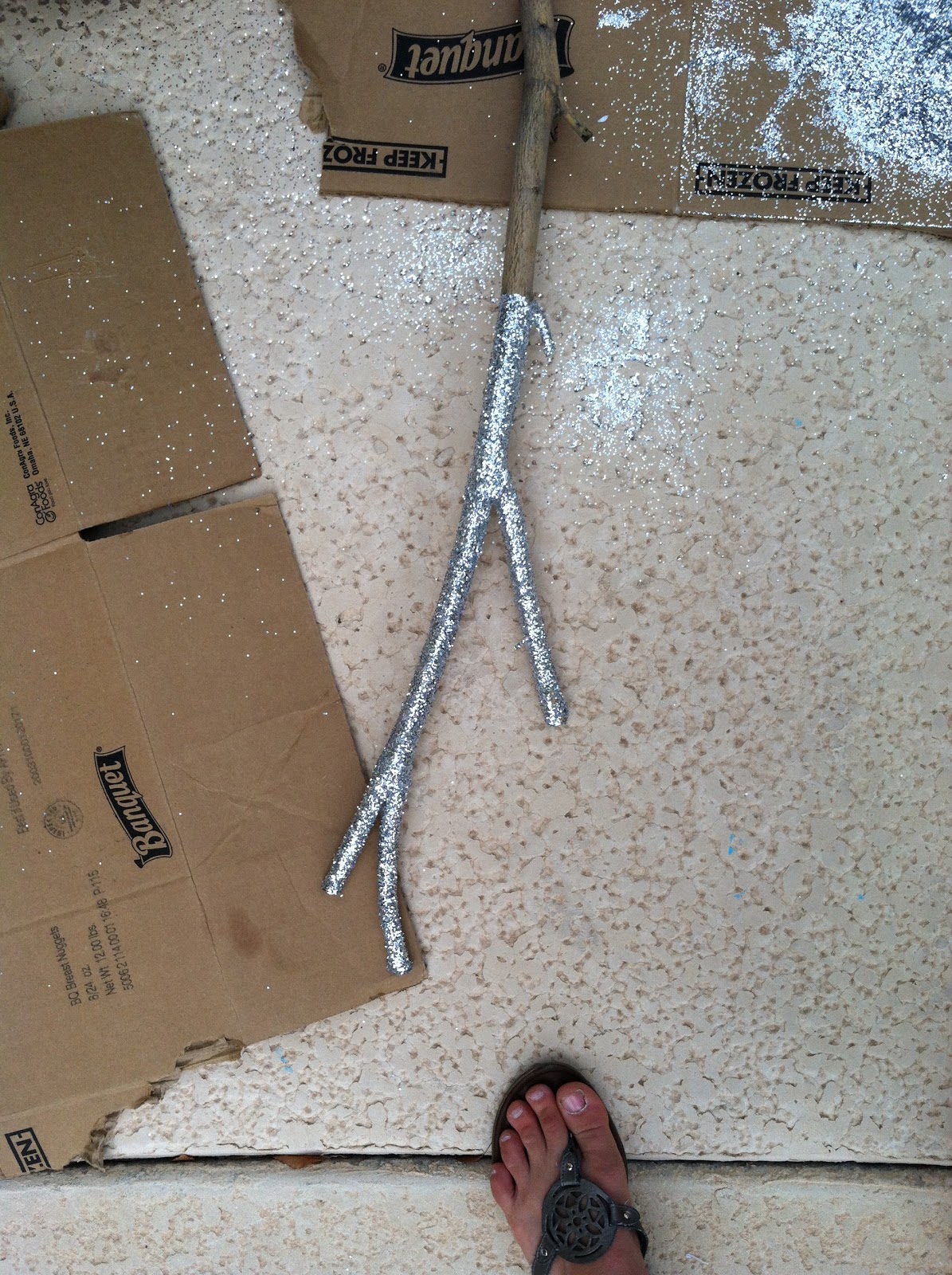 DIY glitter dipped stick wall decor. LOVELY LITTLE RANTS