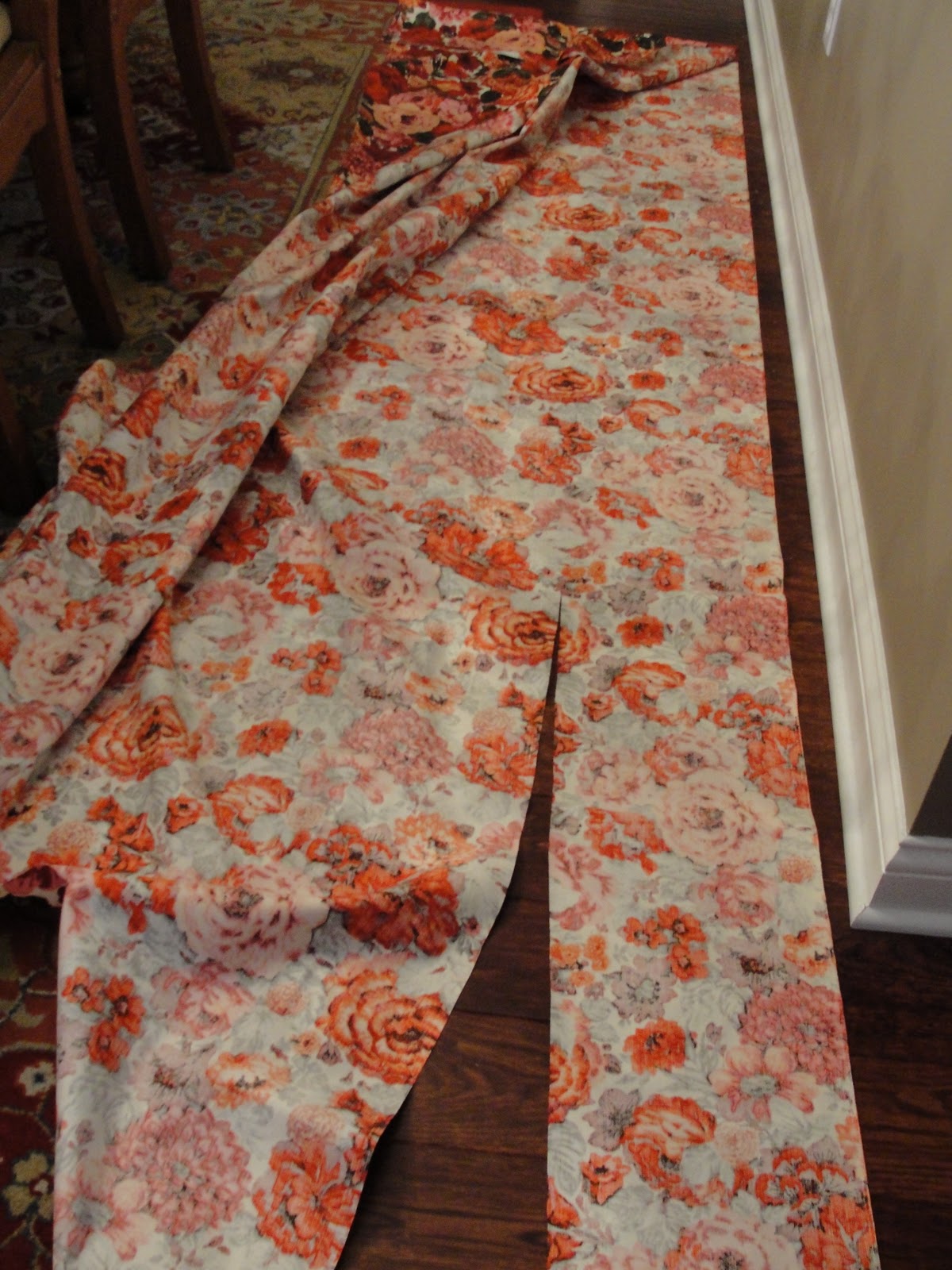 one half world How to sew a table skirt