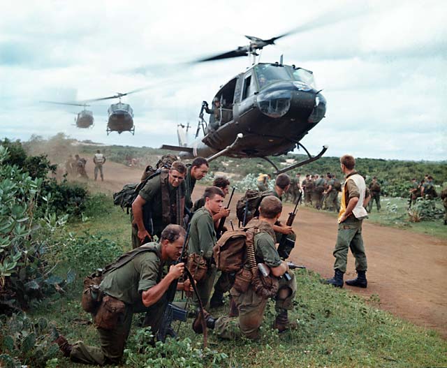 Amazing Cultures: VIETNAM WAR