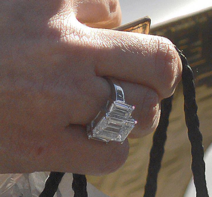 Kim Kardashian Engagement Ring Wallpapers No5 Kim Kardashian Engagement Ring Wallpapers No5